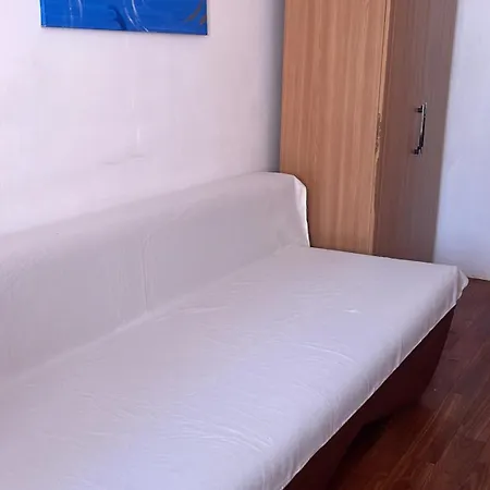 Garsoniera Micuta In * Κονστάντζα